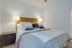 Modern & Luxe Lake Arrowhead Villa Near Marina!