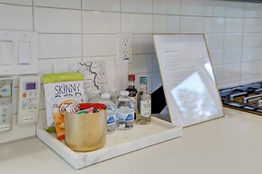 Modern & Luxe Lake Arrowhead Villa Near Marina!