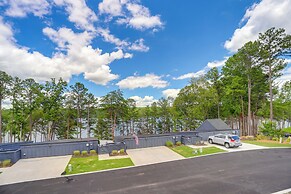 Modern & Luxe Lake Arrowhead Villa Near Marina!