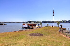 Waterfront Vacation Rental Home on Lake Sinclair!