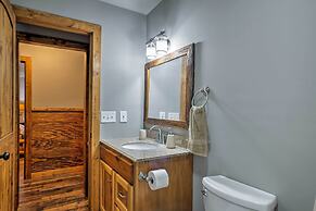 Summerville Getaway w/ Deck + On-site Creek!