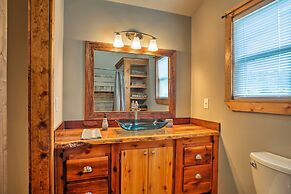 Summerville Getaway w/ Deck + On-site Creek!