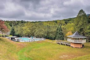 Clayton Resort Getaway w/ Pool Access, Pickleball!