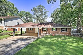 Lakefront Macon Getaway: Grill, Pet Friendly!