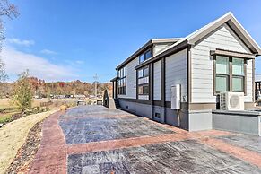 Tiny Home Retreat w/ Fire Pit ~ 3 Mi to Lake!