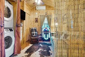 Quaint Cabin w/ Pool + Lake Access, 7 Mi to Helen!