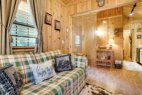 Quaint Cabin w/ Pool + Lake Access, 7 Mi to Helen!