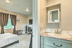 Seattle Home w/ Private Yard ~ 8 Mi to Dtwn!