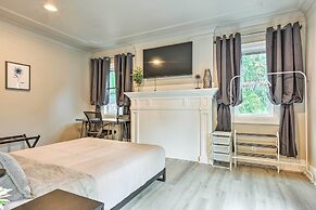 Seattle Home w/ Private Yard ~ 8 Mi to Dtwn!