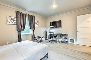 Seattle Home w/ Private Yard ~ 8 Mi to Dtwn!