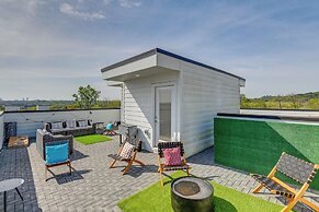 Nashville Townhome w/ Rooftop Balcony & Game Room!