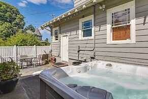 Walk to Williams District: Home w/ Hot Tub & Patio