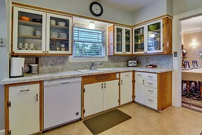 Walk to Williams District: Home w/ Hot Tub & Patio