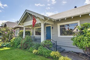 Walk to Williams District: Home w/ Hot Tub & Patio