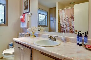 Walk to Williams District: Home w/ Hot Tub & Patio