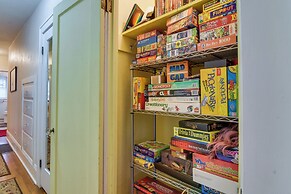 Walk to Williams District: Home w/ Hot Tub & Patio