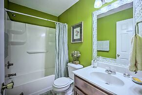 Spacious Acworth Home w/ Deck ~ 1 Mi to Lake