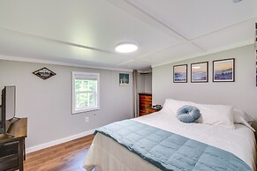 Cozy Clarkesville Getaway w/ Fire Pit!