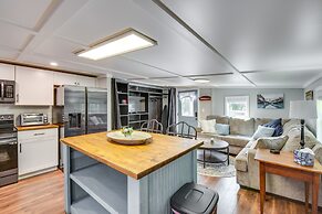 Cozy Clarkesville Getaway w/ Fire Pit!