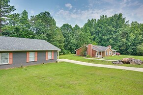 Atlanta Getaway w/ Private Yard: 3 Mi to Airport