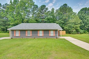 Atlanta Getaway w/ Private Yard: 3 Mi to Airport