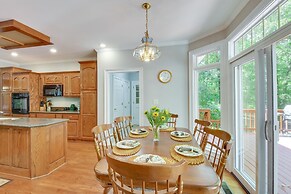 Lakefront Hartwell Retreat w/ Gas Grill & Deck!