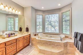 Lakefront Hartwell Retreat w/ Gas Grill & Deck!