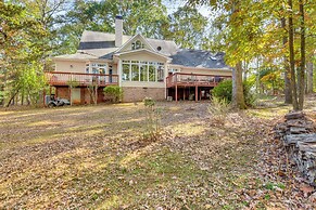 Lakefront Hartwell Retreat w/ Gas Grill & Deck!