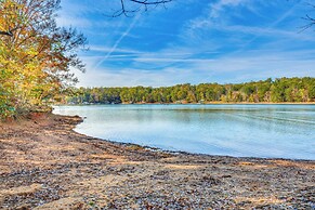 Lakefront Hartwell Retreat w/ Gas Grill & Deck!