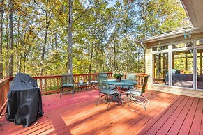 Lakefront Hartwell Retreat w/ Gas Grill & Deck!