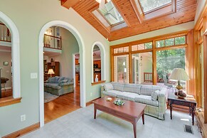 Lakefront Hartwell Retreat w/ Gas Grill & Deck!