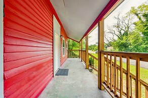 Macon Cottage w/ Porch - 2 Mi to Downtown!
