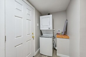 Macon Cottage w/ Porch - 2 Mi to Downtown!