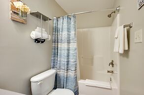 Cozy Georgia Abode w/ Patio & Grill, Near Golfing!