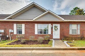 Cozy Georgia Abode w/ Patio & Grill, Near Golfing!