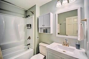 Georgia Getaway w/ 2-story Dock By Lake Hartwell