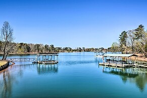 Georgia Getaway w/ 2-story Dock By Lake Hartwell