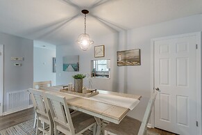 Coastal St Simons Retreat Near Gascoigne Bluff!