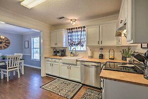 Charming Newnan Getaway - 2 Mi to Newnan Square!