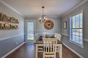 Charming Getaway w/ Grill: 2 Mi to Newnan Square!