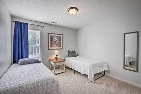 Charming Getaway w/ Grill: 2 Mi to Newnan Square!