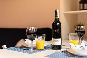 Cozy Warsaw Apartment by Renters