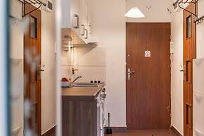 Cozy Warsaw Apartment by Renters