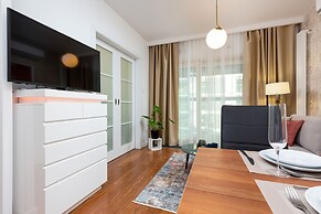 Royal Mennica Residence LUX by Renters