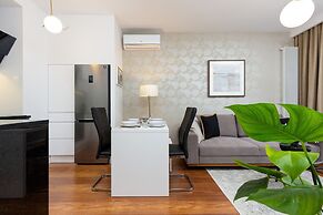 Royal Mennica Residence LUX by Renters