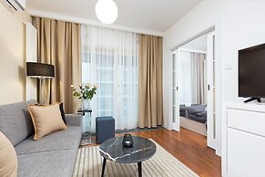 Royal Mennica Residence LUX by Renters