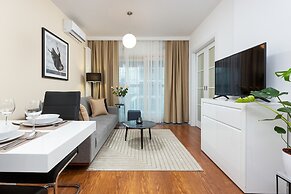 Royal Mennica Residence LUX by Renters