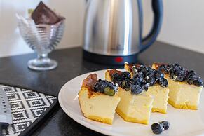 LUX Warsaw Apartment by Renters