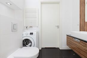LUX Warsaw Apartment by Renters