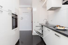 LUX Warsaw Apartment by Renters